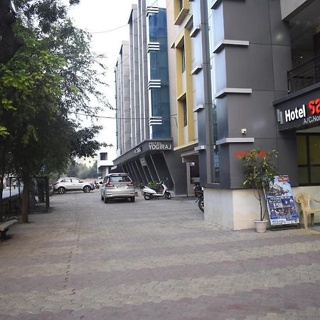 Hotel Sai Vishwa เชอร์ดี ภายนอก รูปภาพ