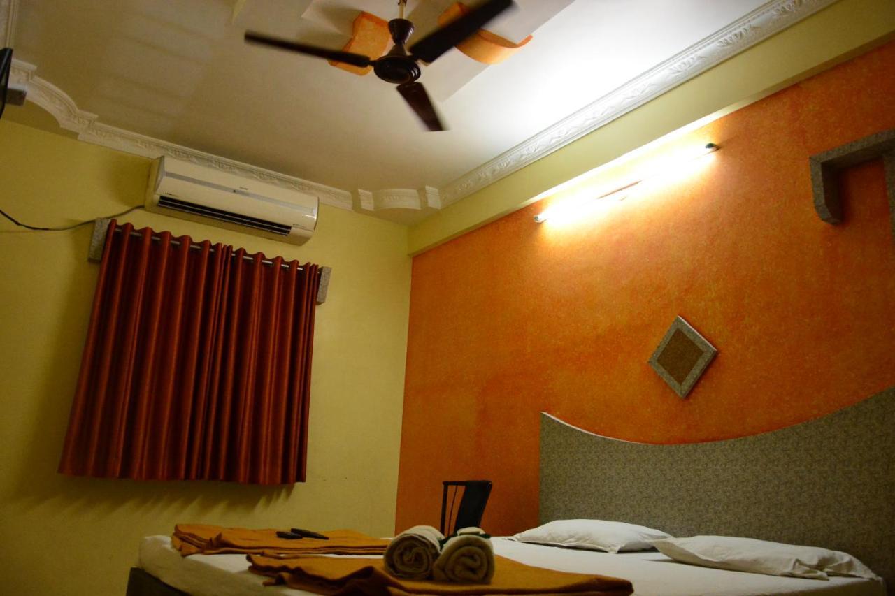 Hotel Sai Vishwa เชอร์ดี ภายนอก รูปภาพ