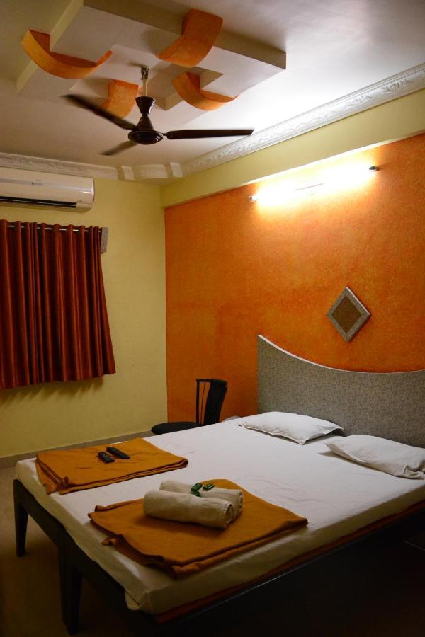 Hotel Sai Vishwa เชอร์ดี ภายนอก รูปภาพ